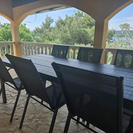 Villa Punta Blava - Beach Front, Ideal For Family Vacation With Kids, Large Terraces With Sea View, Internet, Netflix, No Pets Allowed Обровац Экстерьер фото