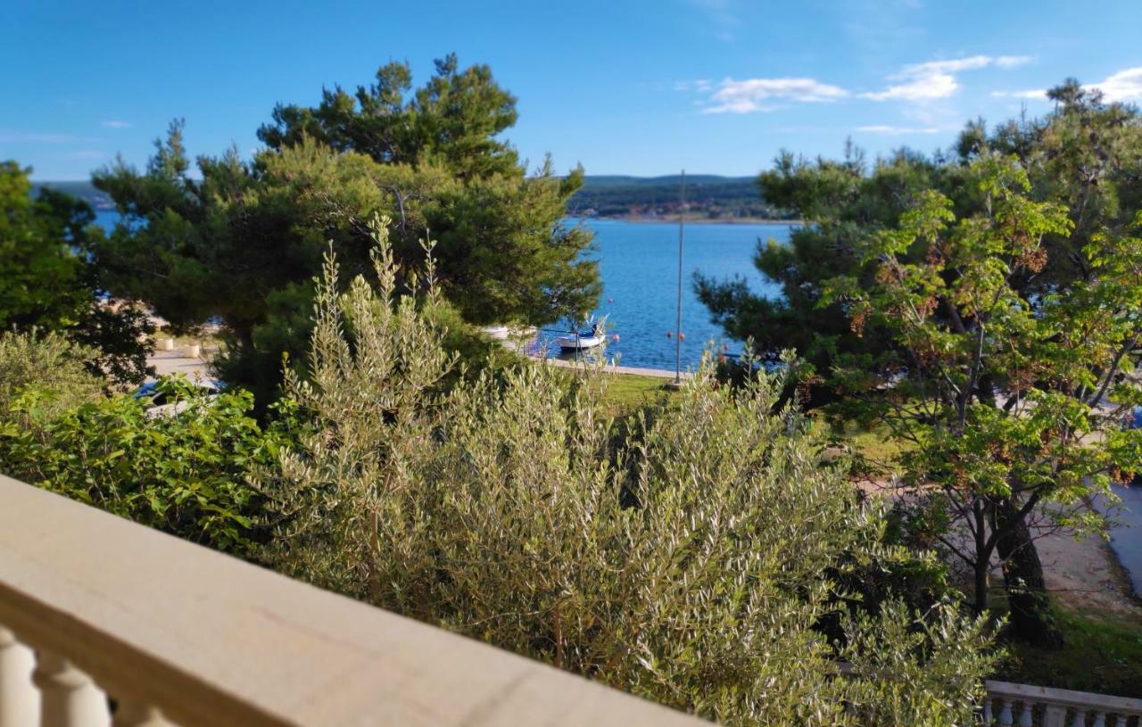 Villa Punta Blava - Beach Front, Ideal For Family Vacation With Kids, Large Terraces With Sea View, Internet, Netflix, No Pets Allowed Обровац Экстерьер фото