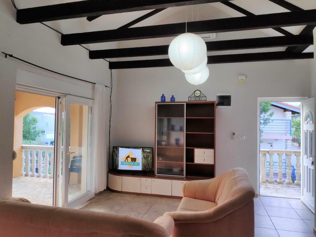 Villa Punta Blava - Beach Front, Ideal For Family Vacation With Kids, Large Terraces With Sea View, Internet, Netflix, No Pets Allowed Обровац Экстерьер фото