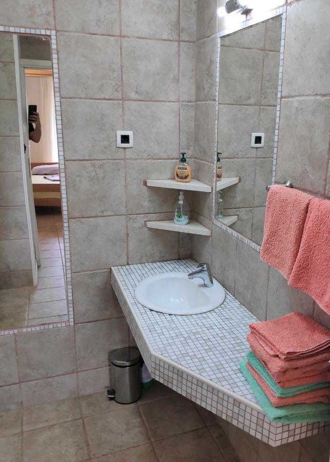 Villa Punta Blava - Beach Front, Ideal For Family Vacation With Kids, Large Terraces With Sea View, Internet, Netflix, No Pets Allowed Обровац Экстерьер фото