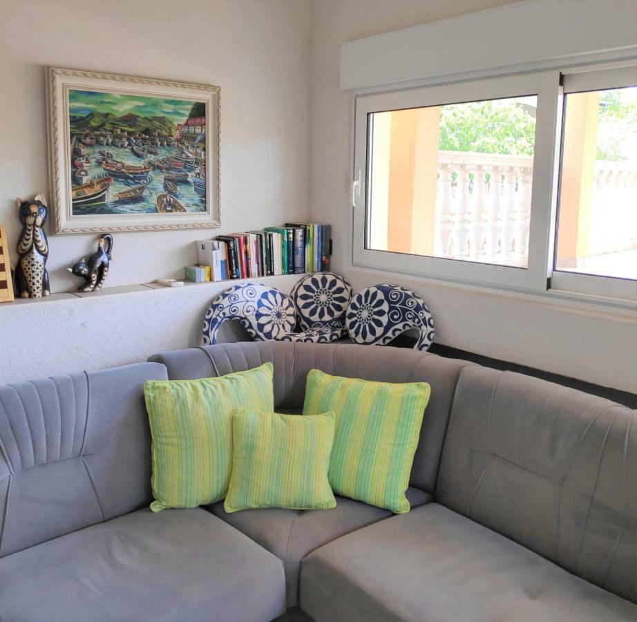 Villa Punta Blava - Beach Front, Ideal For Family Vacation With Kids, Large Terraces With Sea View, Internet, Netflix, No Pets Allowed Обровац Экстерьер фото