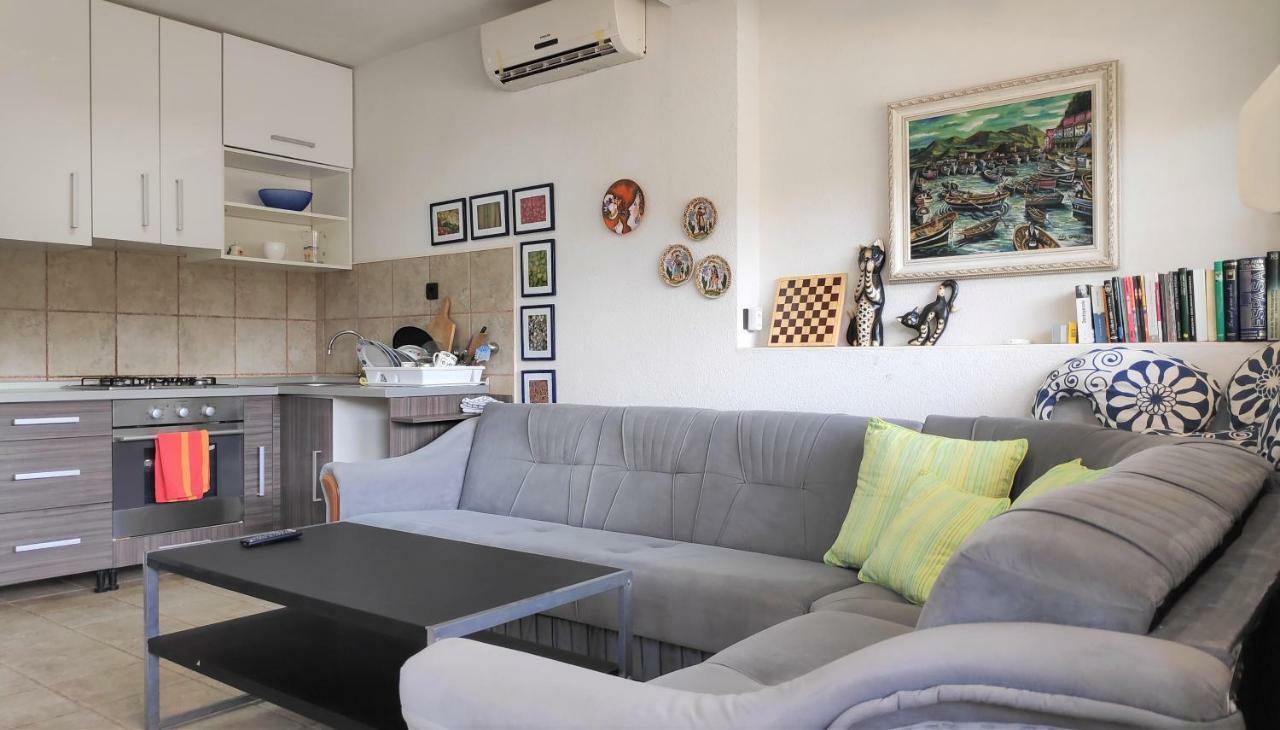 Villa Punta Blava - Beach Front, Ideal For Family Vacation With Kids, Large Terraces With Sea View, Internet, Netflix, No Pets Allowed Обровац Экстерьер фото