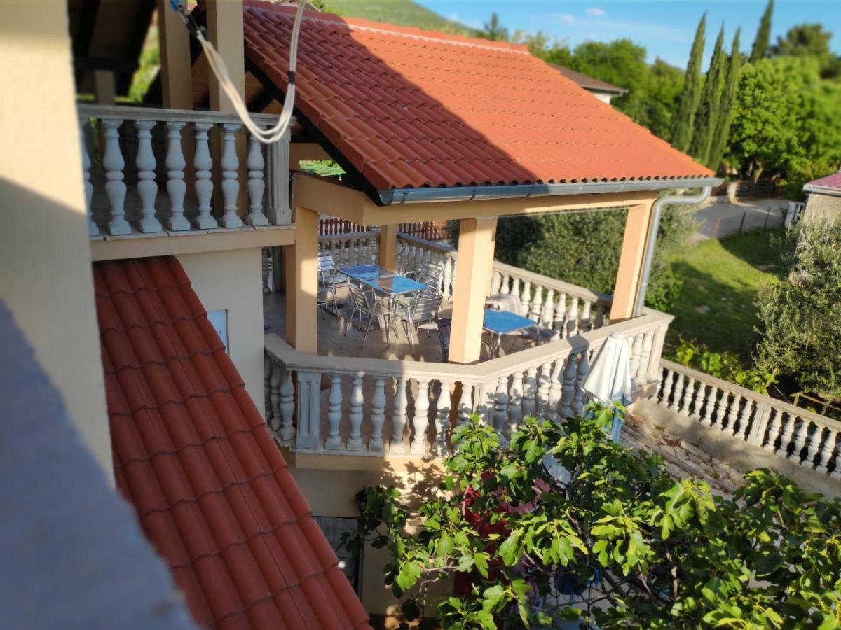 Villa Punta Blava - Beach Front, Ideal For Family Vacation With Kids, Large Terraces With Sea View, Internet, Netflix, No Pets Allowed Обровац Экстерьер фото