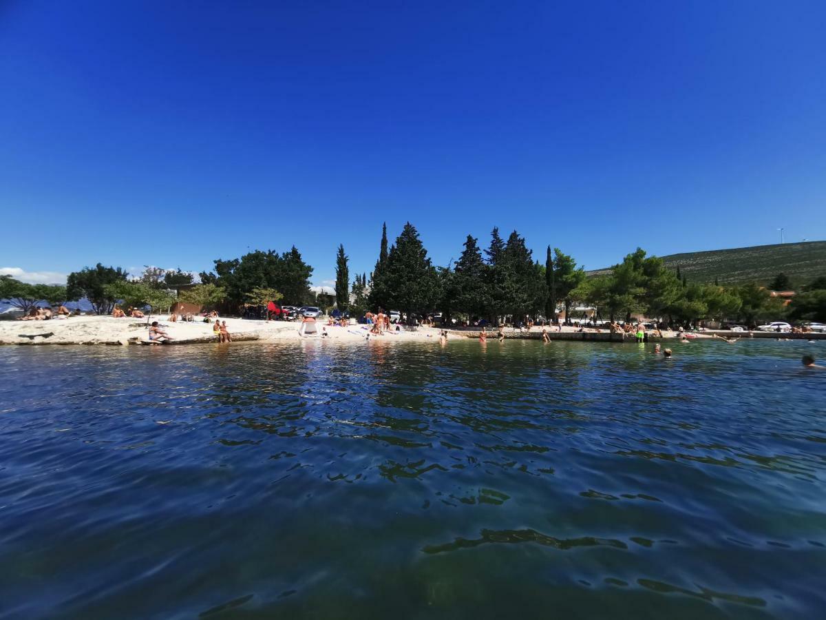 Villa Punta Blava - Beach Front, Ideal For Family Vacation With Kids, Large Terraces With Sea View, Internet, Netflix, No Pets Allowed Обровац Экстерьер фото