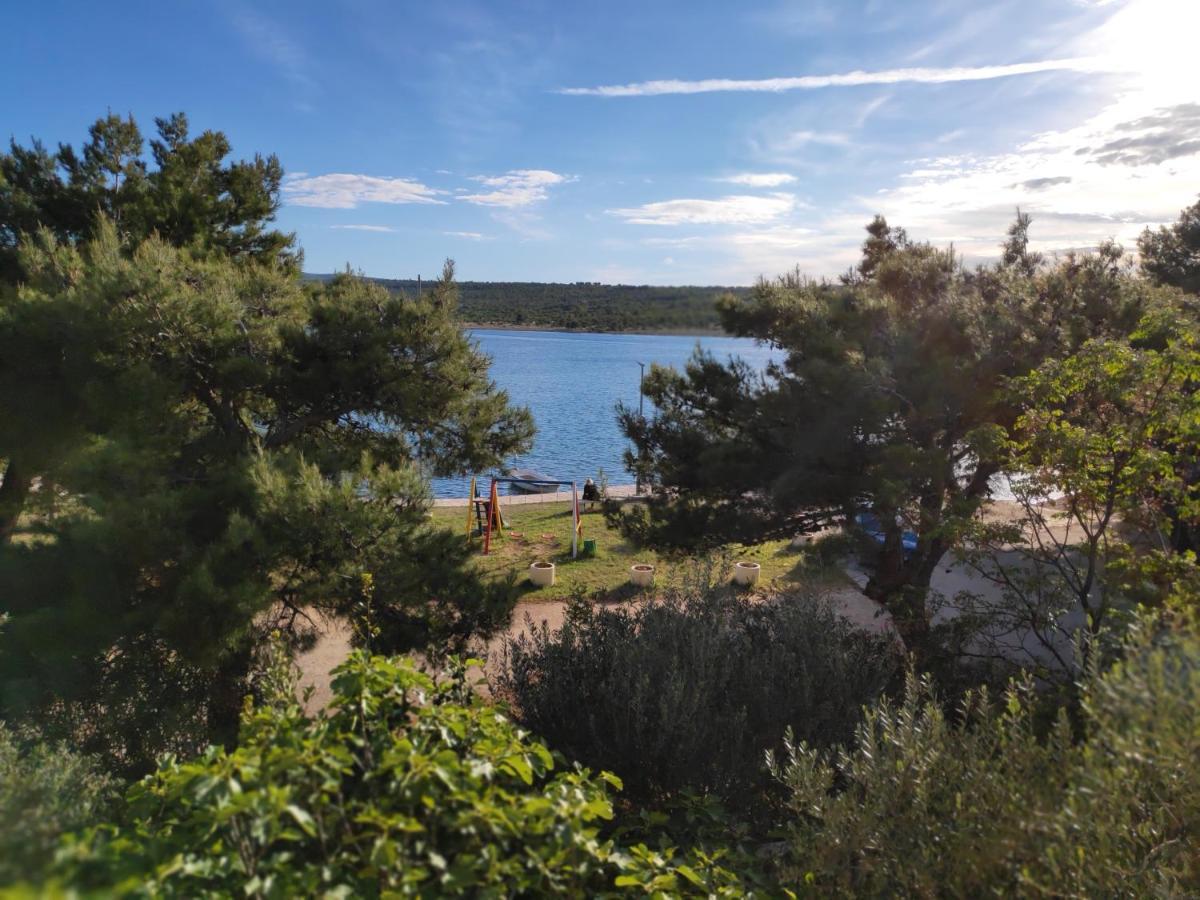 Villa Punta Blava - Beach Front, Ideal For Family Vacation With Kids, Large Terraces With Sea View, Internet, Netflix, No Pets Allowed Обровац Экстерьер фото