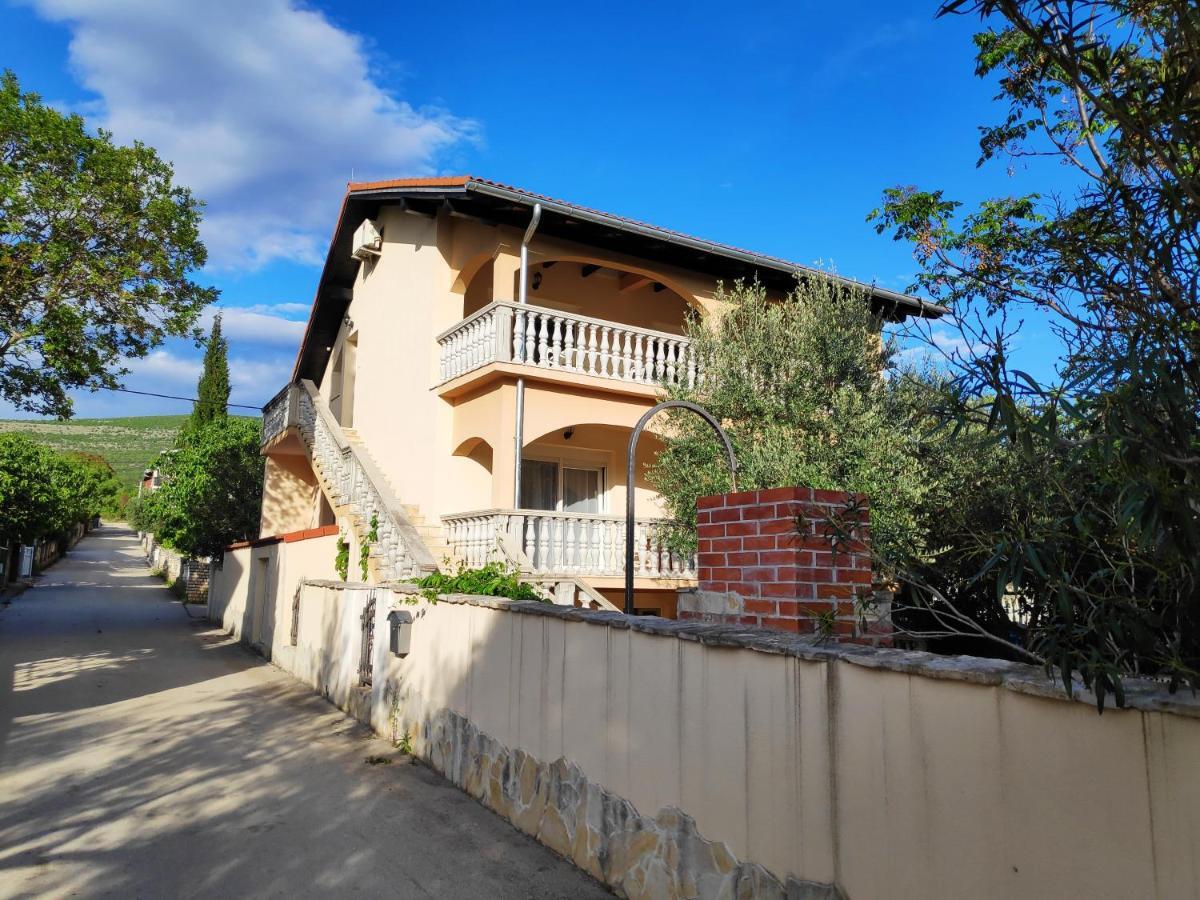 Villa Punta Blava - Beach Front, Ideal For Family Vacation With Kids, Large Terraces With Sea View, Internet, Netflix, No Pets Allowed Обровац Экстерьер фото